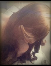 בחורה יפה וחמה.